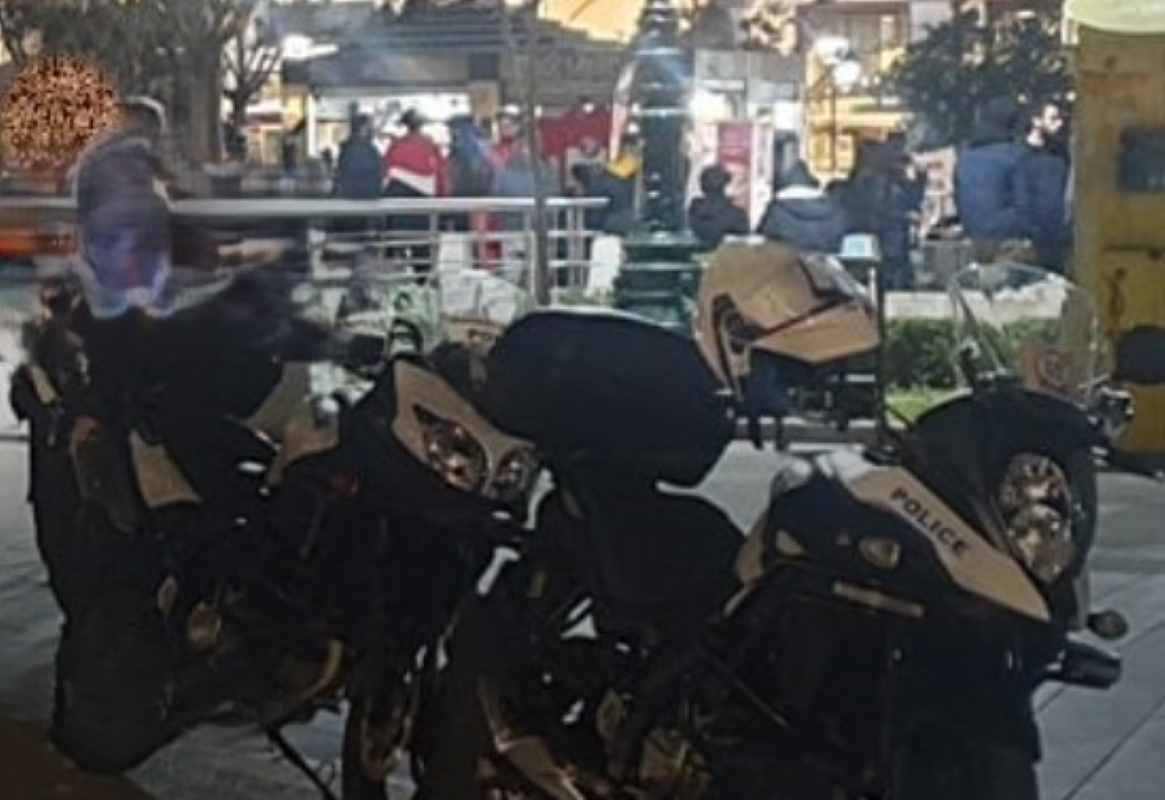 Πάτρα, Πλατεία Γεωργίου, επεισόδιο, συμπλοκή, αστυνομία, περιπολικό, καταγγελία, νυχτερινή διασκέδαση, Patra, Patras, Georgiou Square, incident, altercation, police, Patra epeisodio, plateia georgioy, astynomia, peripoliko, Patra tora, Patra news,