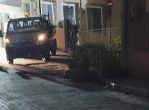 Πάτρα, Patra, Patras, Κάστρο Πάτρας, Kastro Patras, ατύχημα, atychima, accident, φορτηγό, fortigo, truck, χειρόφρενο, cheirofreno, handbrake, παράσυρση, parasyrsi, κολώνα φωτισμού, kolona fotismou, streetlight pole, τροχαίο, trochaio, traffic accident, εκτροπή, ektropi, ειδήσεις Πάτρα, eidiseis Patra, Patras news,
