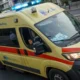 Ασθενοφόρο του ΕΚΑΒ σταθμευμένο σε δρόμο