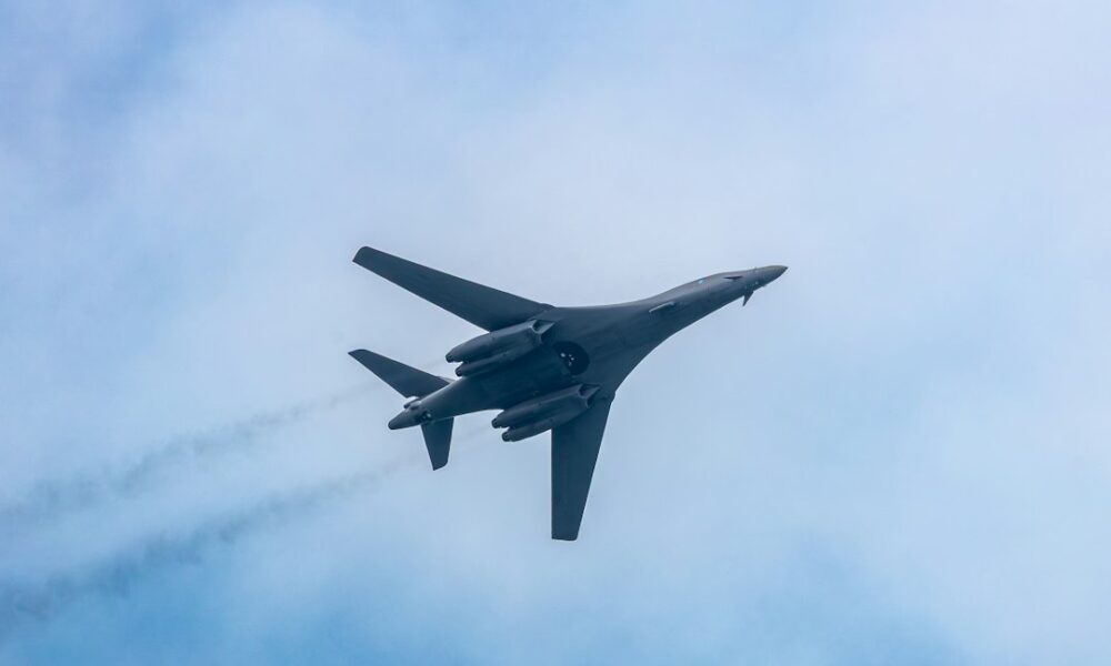 Βομβαρδιστικό B-1B Lancer σε αεροπορική επίδειξη, φωτογραφία αρχείου